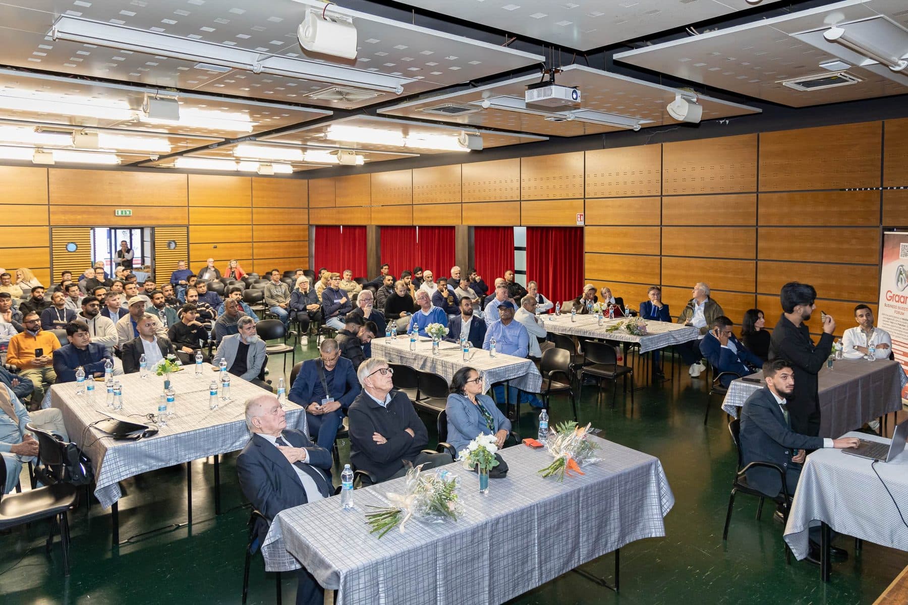 Full conference hall at the incubation session